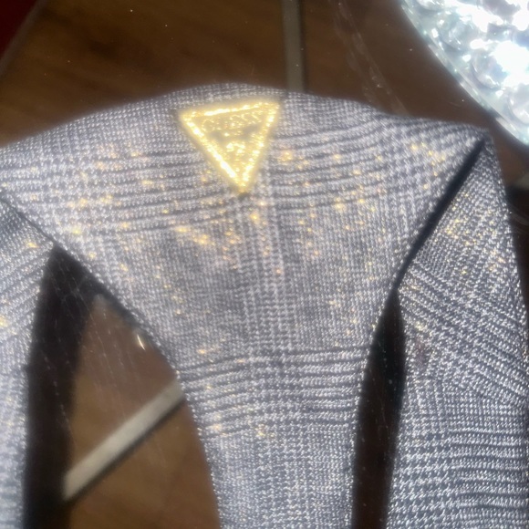 A 3 piece stylish suite Guess skirt pants and vest - Picture 6 of 10